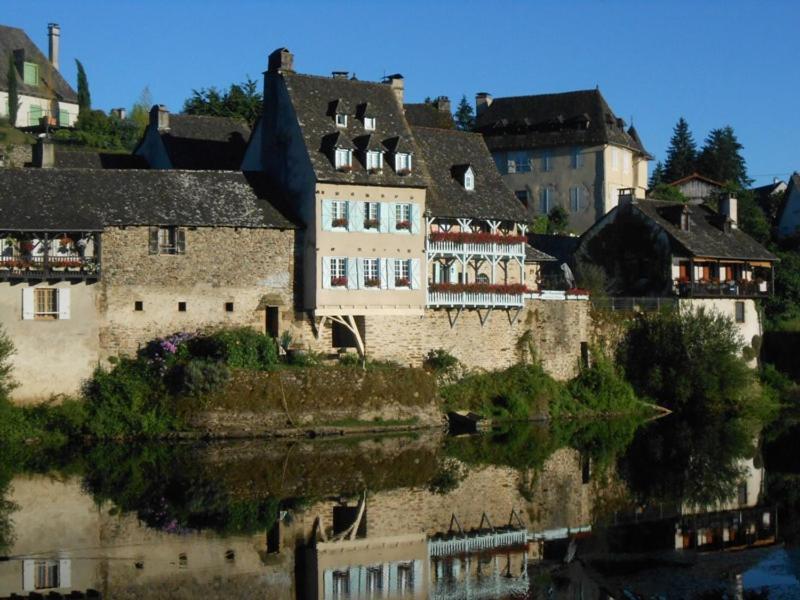 Gite Clara Bassignac-le-Haut Exterior photo